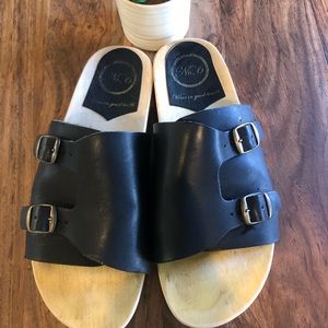 No.6 rare black leather slides 37/7